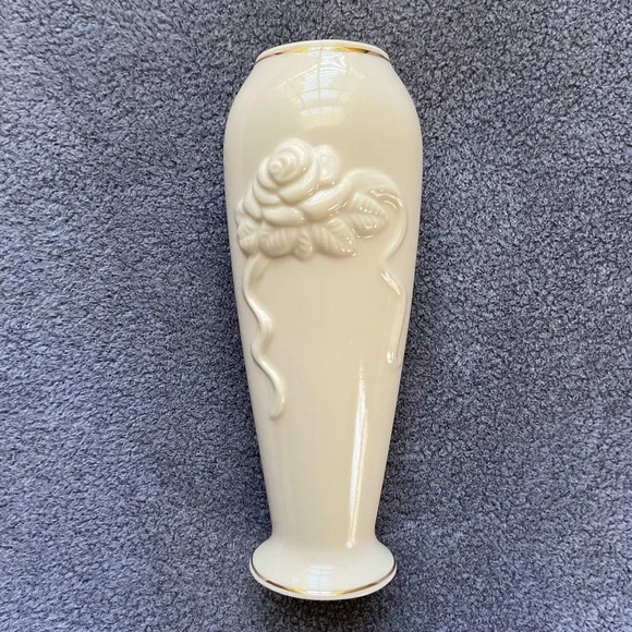 LENOX Rose Blossom Ivory 24 Karat Gold Trim Bud Vase 6