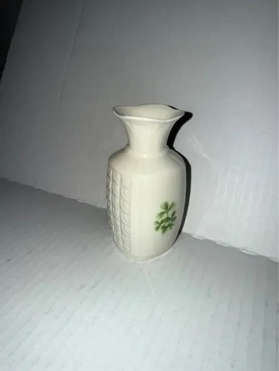 Donegal Parian China Bud Vase