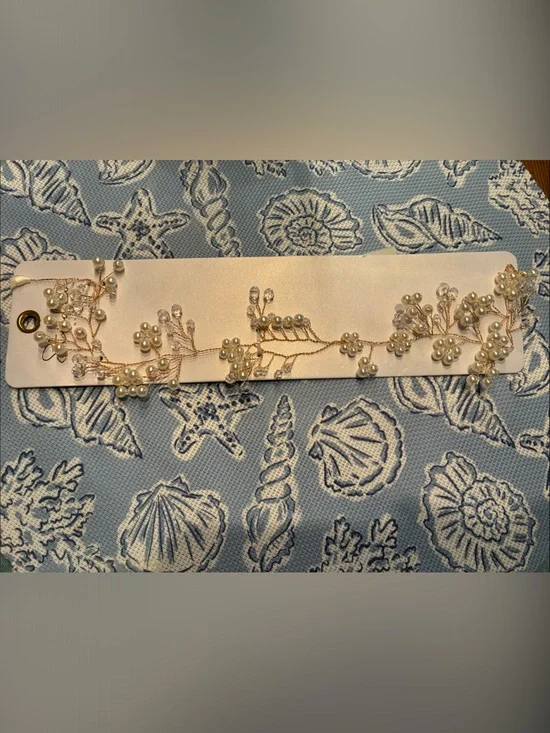 Pearl and Crystal Floral Vine Hairpiece in Gold