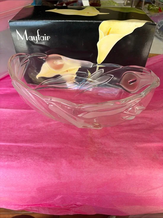 New. Beautiful PeaceLily Bowl Perfect