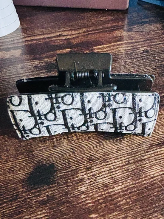 Designer Inspired Monogram Print Hair Claw Clip - Black & White