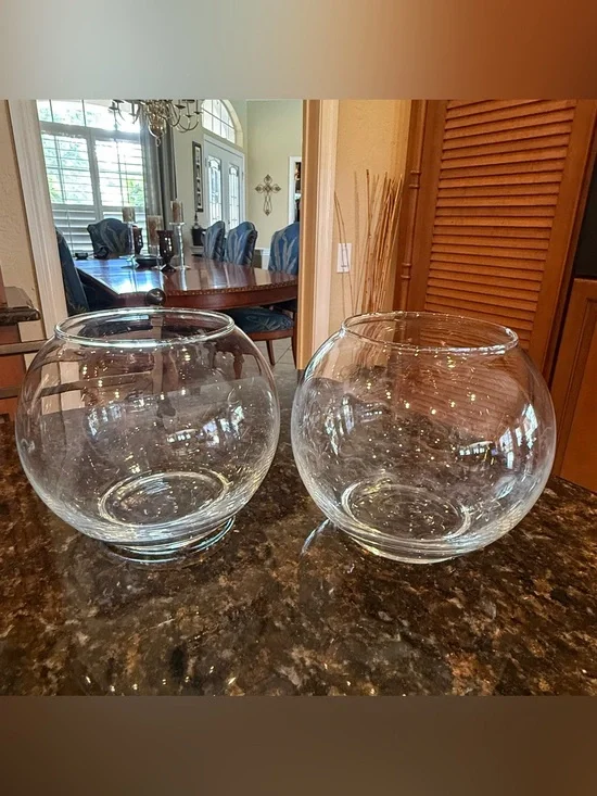 Set of 2 Clear Glass Fishbowl Vases