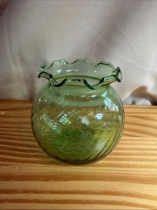 Vintage Indiana Glass Green Ivy Bowl Vase - Ruffled Rim Swirl Ribbed Rose Bowl