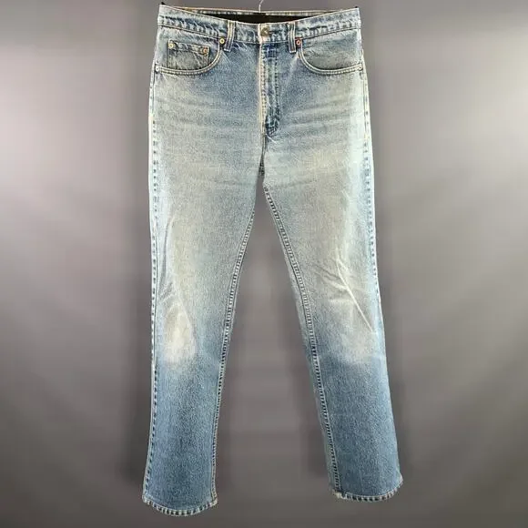 LEVI Size 32 Blue Light Blue Wash Denim Zip Fly Jeans
