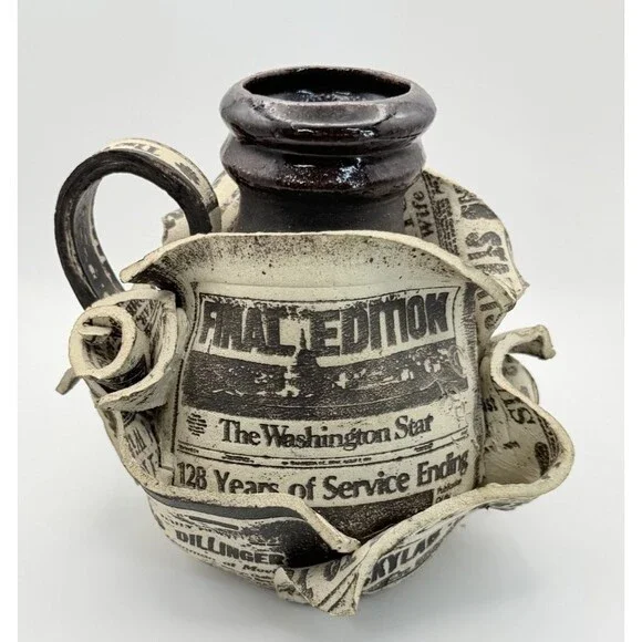 🏺📰 VTG Ron Krogh Pottery Newspaper Collage Pitcher 📰🏺
