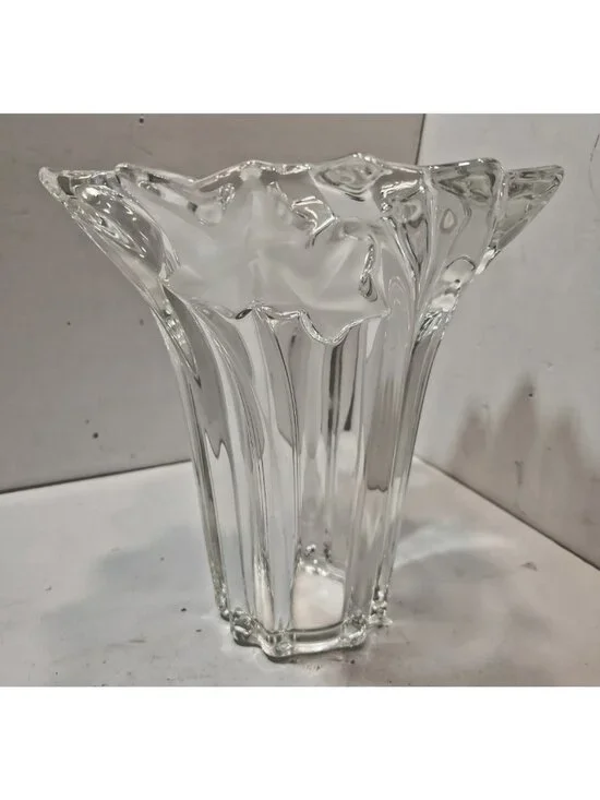 Mikasa Parisian Ivy Lead Crystal Flower Vase Swirled w/ Frosted Ivy Accents 8
