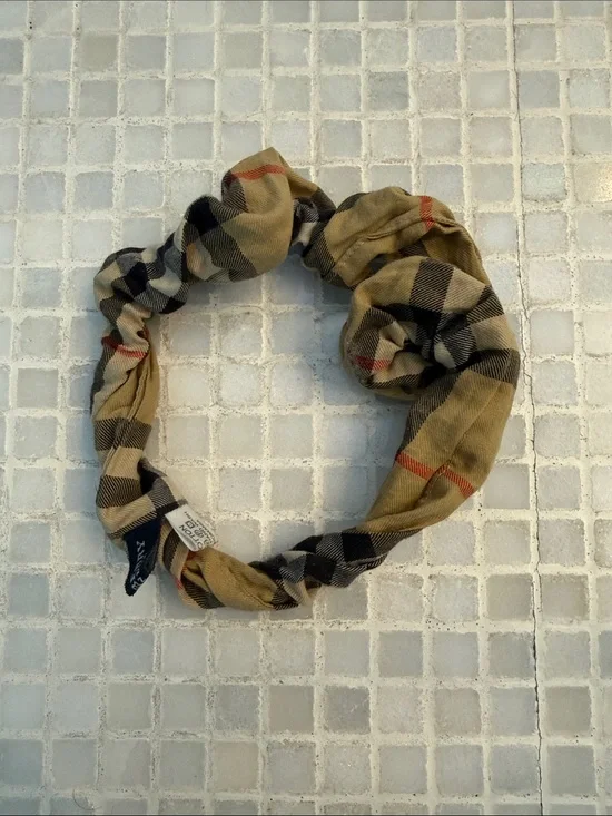 Burberry Beige Black and Red Plaid Scrunchie