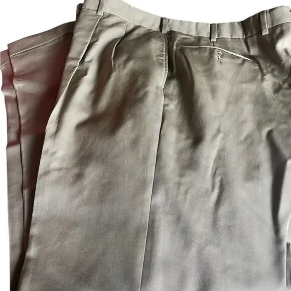 Jos A Bank size 42 Classic Beige Trousers pleats cuffed excellent condition