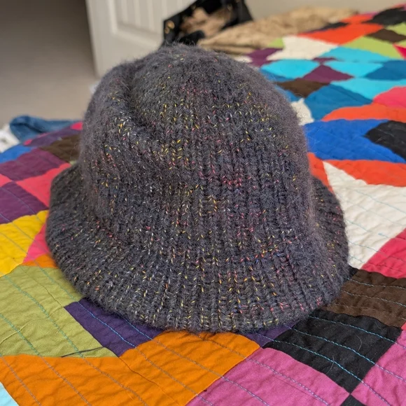 VTG Italian Made Grey Bucket Hat With Rainbow‎ Speckles