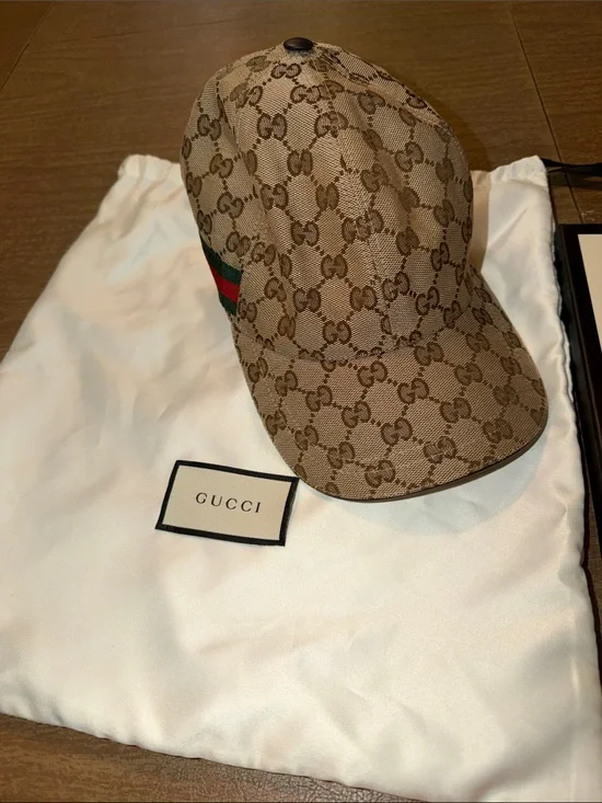 Gucci Brown GG Supreme Canvas Cap with Green-Red Web