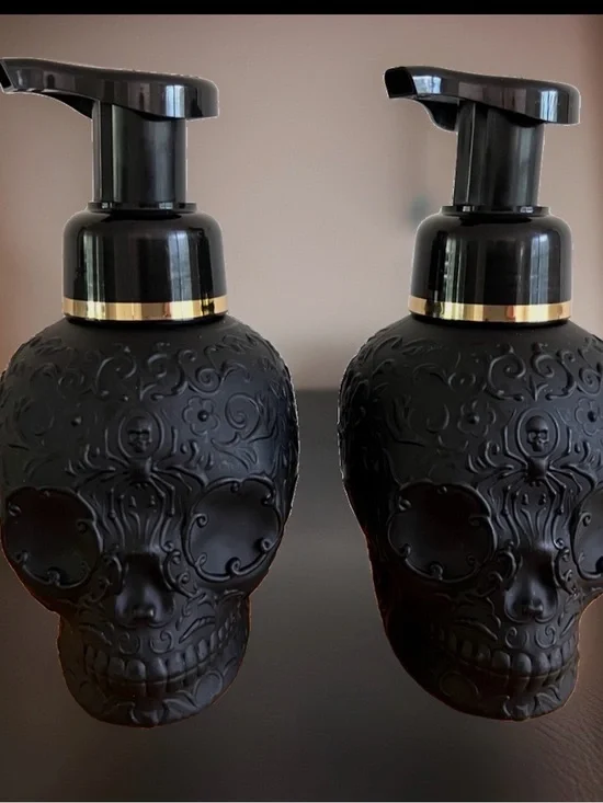 Bath and Body Works 2023 Vampire Blood Foaming Soap Skull  X2 RARE