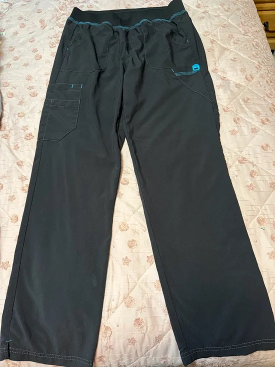 Carhartt cross flex women’s knit waist cargo scrub pants