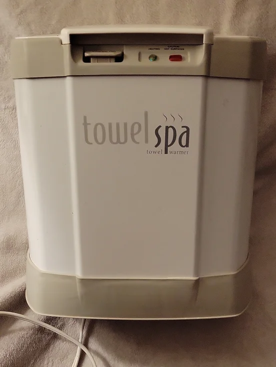Brookstone Towel Spa Warmer. Trsted And Works