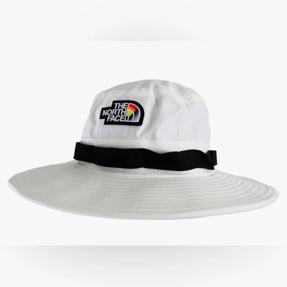 NWT The North Face Classic V Brimmed Hat Tnf White Pride Graphic Size S M