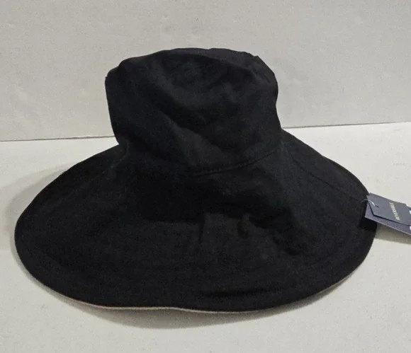 NWT Bucket Hat Reversible Black Beige Minimalist 90s Nostalgia Gorp 3.5 in Brim