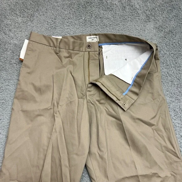 Dockers‎ Dress Pants Mens 38x34 Signature Khaki Beige Relaxed Stretch NEW Casual