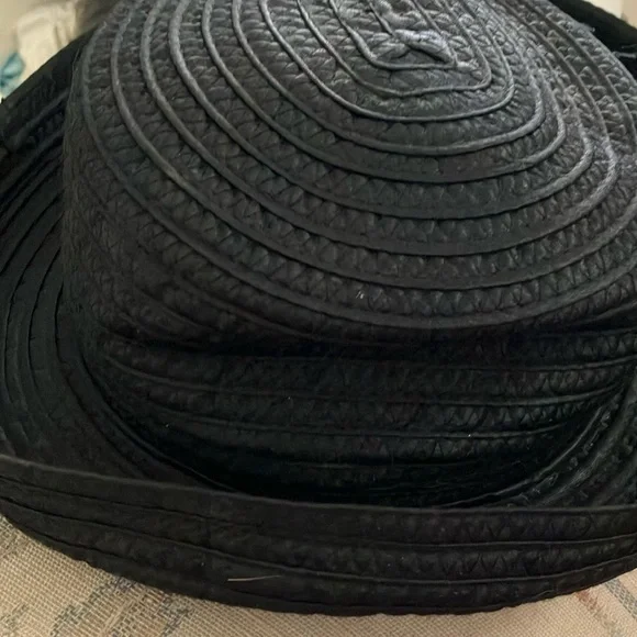 FINAL MARKDOWN Ladies summery hat