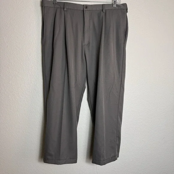 Haggar Men's Pant Olive Green Pleated 38 Flex Waist Career Casual‎
