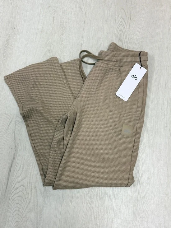 Men’s ALO Yoga Elevate Waffle Straight Leg Pants.