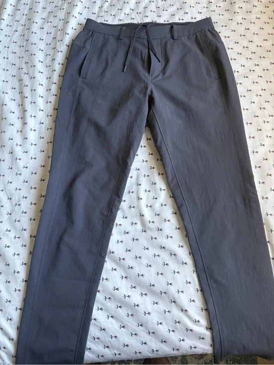 lululemon athletica Men's Slate Gray Performance Chinos