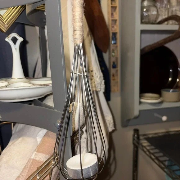 Tea light holder