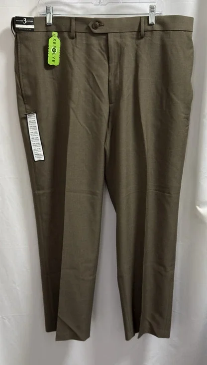 Haggar Men’s E-Clo Dress Pant Classic Fit Khaki Brown Size 40x29 40 No Iron