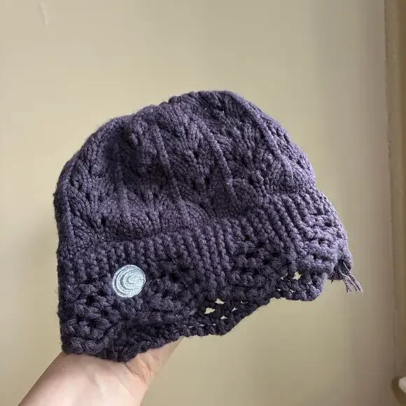 Columbia convert one size women's knit beanie scalloped edge design purple hat