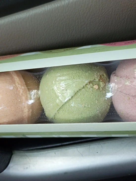 Soothing Green Bath Bomb - Gentle Fizzy Bath Bomb