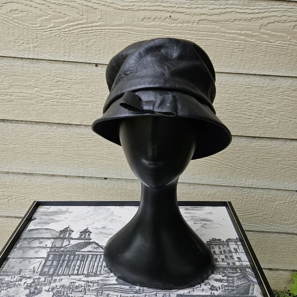 vintage Evelyn Varon black faux leather hat with bow