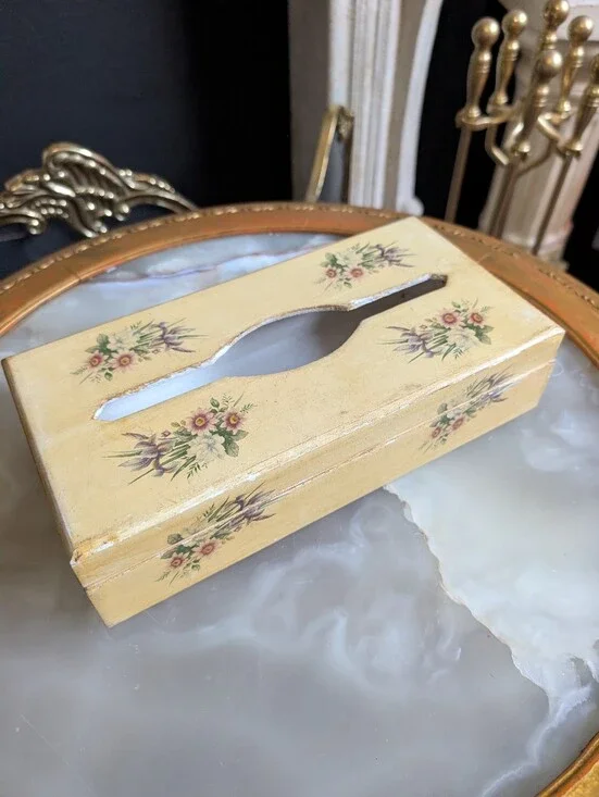 Vintage Florentine Flower Details Wooden Tissue Holder, Made in Italy, 11