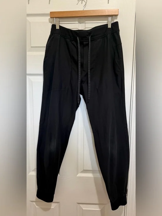 Lululemon Men’s License to Train Joggers