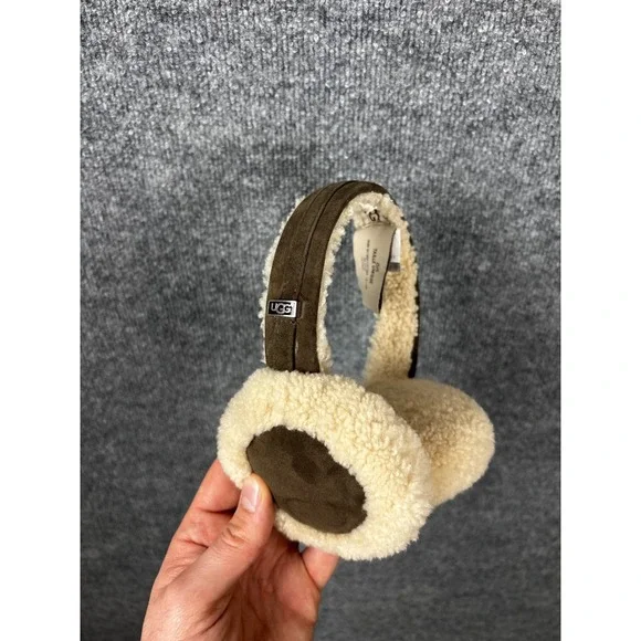 UGG Earmuffs Brown Suede Australia‎ Shearling Sheepskin Winter Accessory O/S