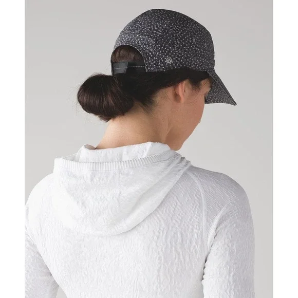 Lululemon Race to Place Run Hat 2.0 Reflective Lightweight Swift fabric