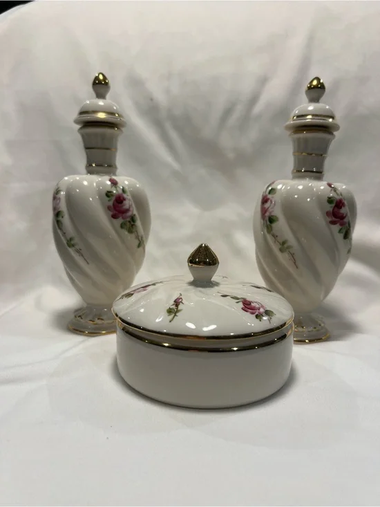 Porcelain Floral Vanity Set with Gold Trim - White and Pink