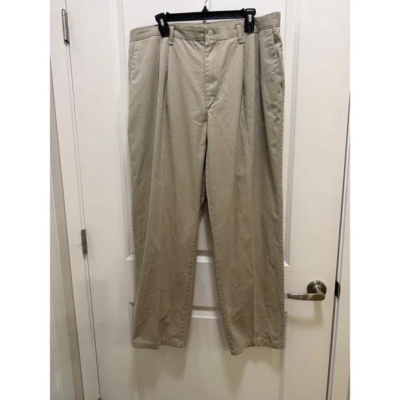 Lee Performance Khakis Mens 39x31 Tan Pleated Front Straight Leg Chino Pants