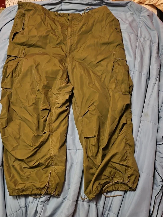 Men's Olive Cargo Snow Pants - Durable Outdoor Utility