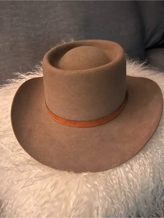 Down Under Akubra Fur Felt Hat made in Australia with Brown Leather Inner Band