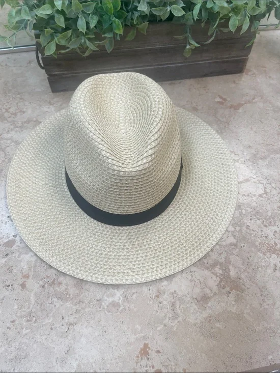 Rip Curl Beige Straw Fedora with Black Band size S/M