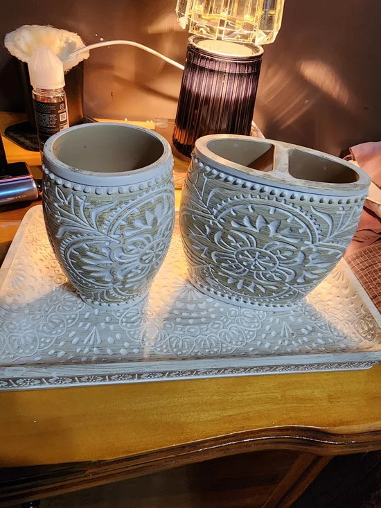 Carved Ceramic Vanity Set in Ivory