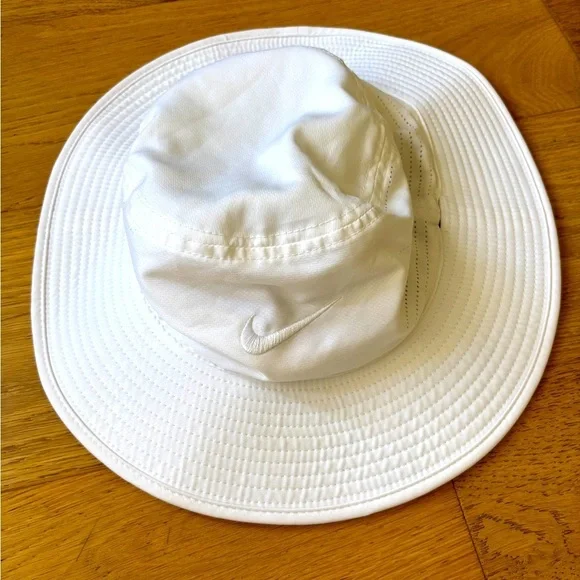 Nike wide brim sun hat adult small/medium