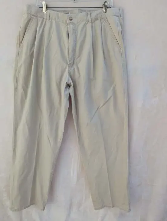 L.L.Bean Tropic Weight 100% Cotton Pleated Khaki Chino Pants