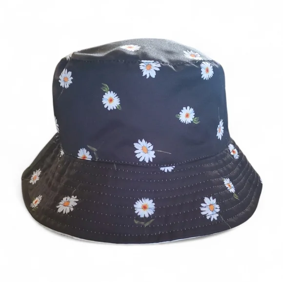 Alice + Olivia Light Bucket Hat