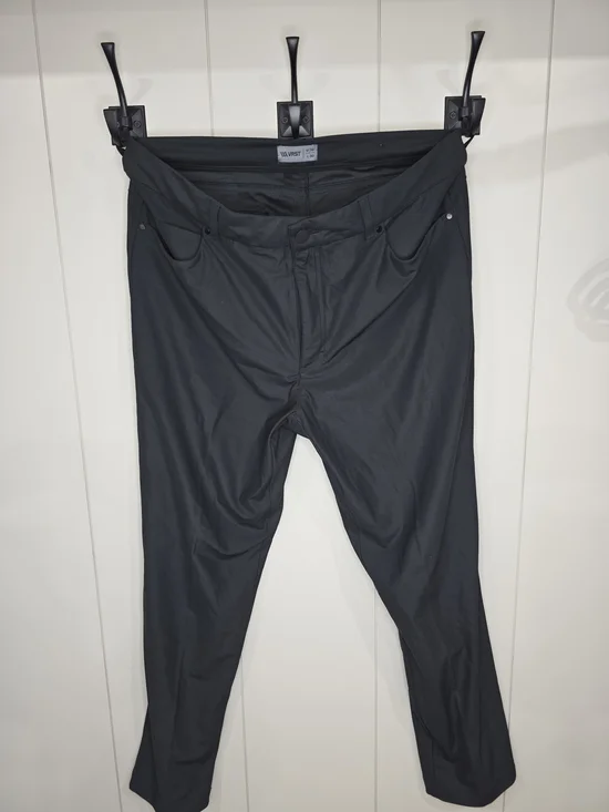Vibe Black Men’s Performance Pants Size 38/30 VRST