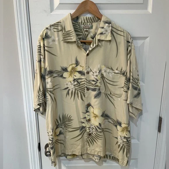 Tommy Bahama Men's XL Silk Hawaiian Shirt Floral Hibiscus Palm Leaf Camp Cream‎