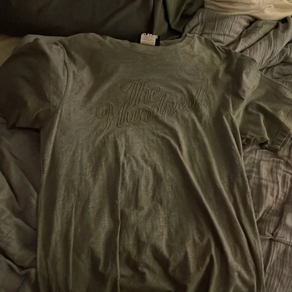 The Hundreds t shirt sz XL‎