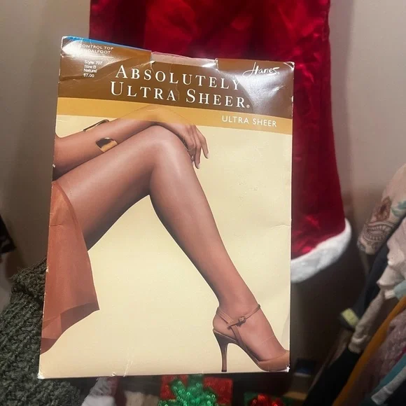 🤎 Hanes Absolutely Ultra Sheer Control Top Sandlefoot Natural Pantyhose