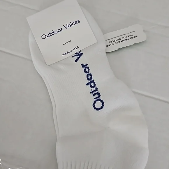 Outdoor Voices Graphic Crew Socks, S/M, classic crew, NWT,White