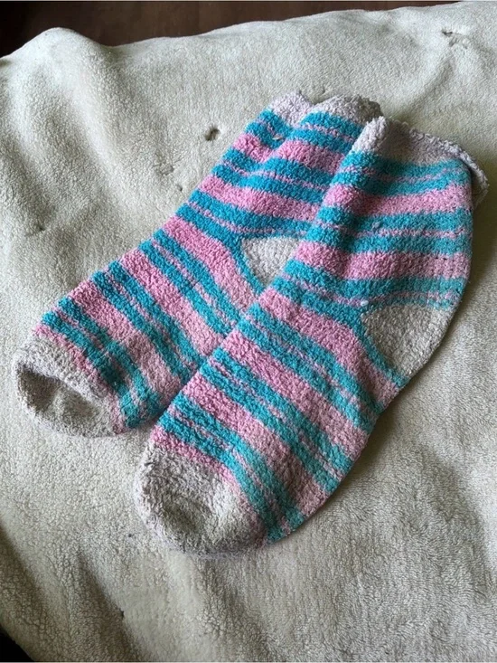1 Pair Cozy Fuzzy Super Soft Winter Stripe Solid Slipper Socks