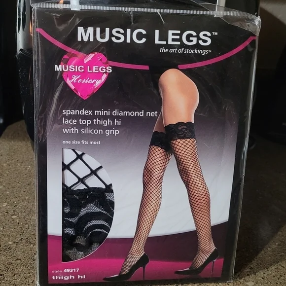 Music Legs - Thigh High Lace and Diamond Pattern Hose‎