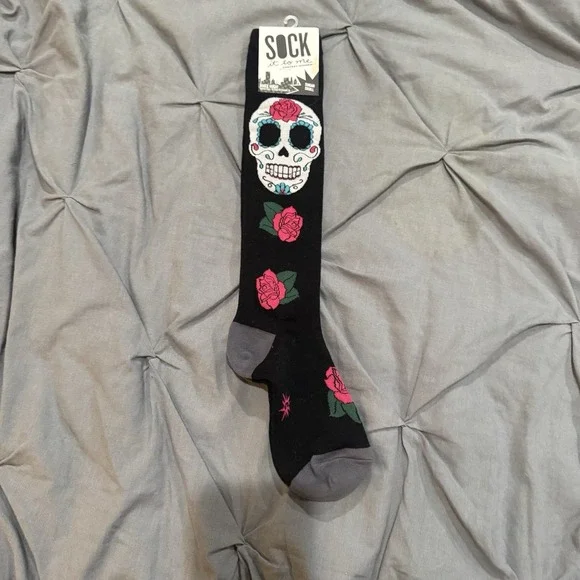 Sock‎ It to Me Knee High Sugar Skull Socks Black Pink Women Reinforced Toe